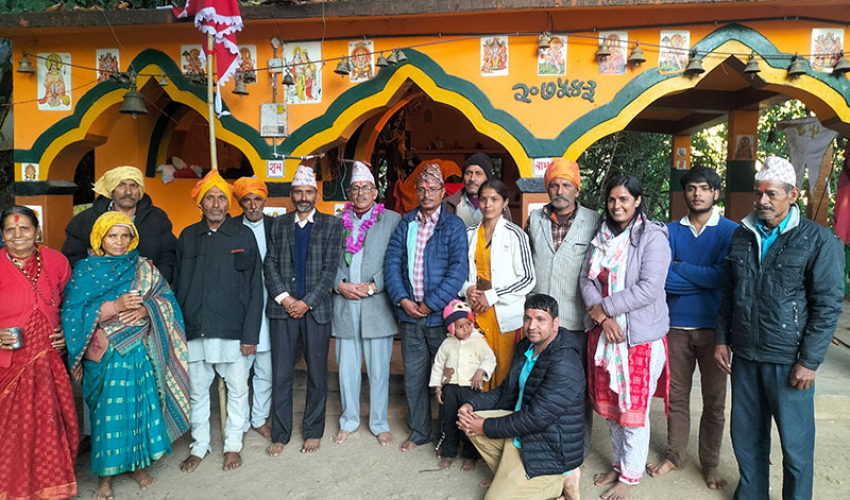 सुदूरपश्चिम प्रदेश प्रमुख जोशीले गरे बैतडीका विभिन्न शक्तिपीठमा दर्शन