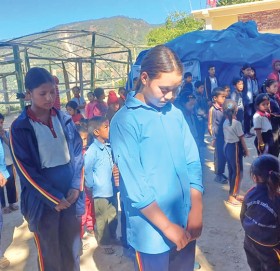 घरमा किताब जोगिएनन् विद्यालयमा साथी भेटिएनन्