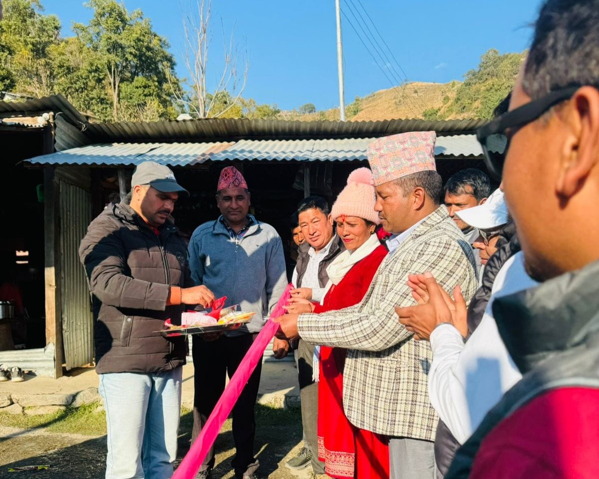 बुढिगंगा नगरपालिकाद्धारा ३ ओटा ग्रामीण सडक कालोपत्रेको काम सुरु