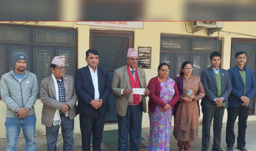 एमाले सुदूरपश्चिमका ९ जना सांसदले गरे भूकम्प पीडितलाई आर्थिक सहयोग