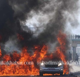 बालकुमारीमा मन्त्री प्रकाश ज्वालाको गाडीमा आगजनी