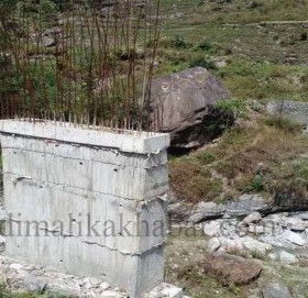 चौतर्फी आलाेचनापछि आठ बर्षदेखि अलपत्र बार्जुगाड पुलको काम सुरु