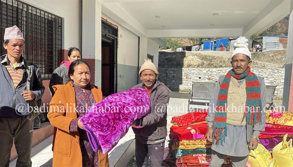 गौमुलका भुकम्पबाट पिडीत ३१ परिवारलाइ राहत वितरण