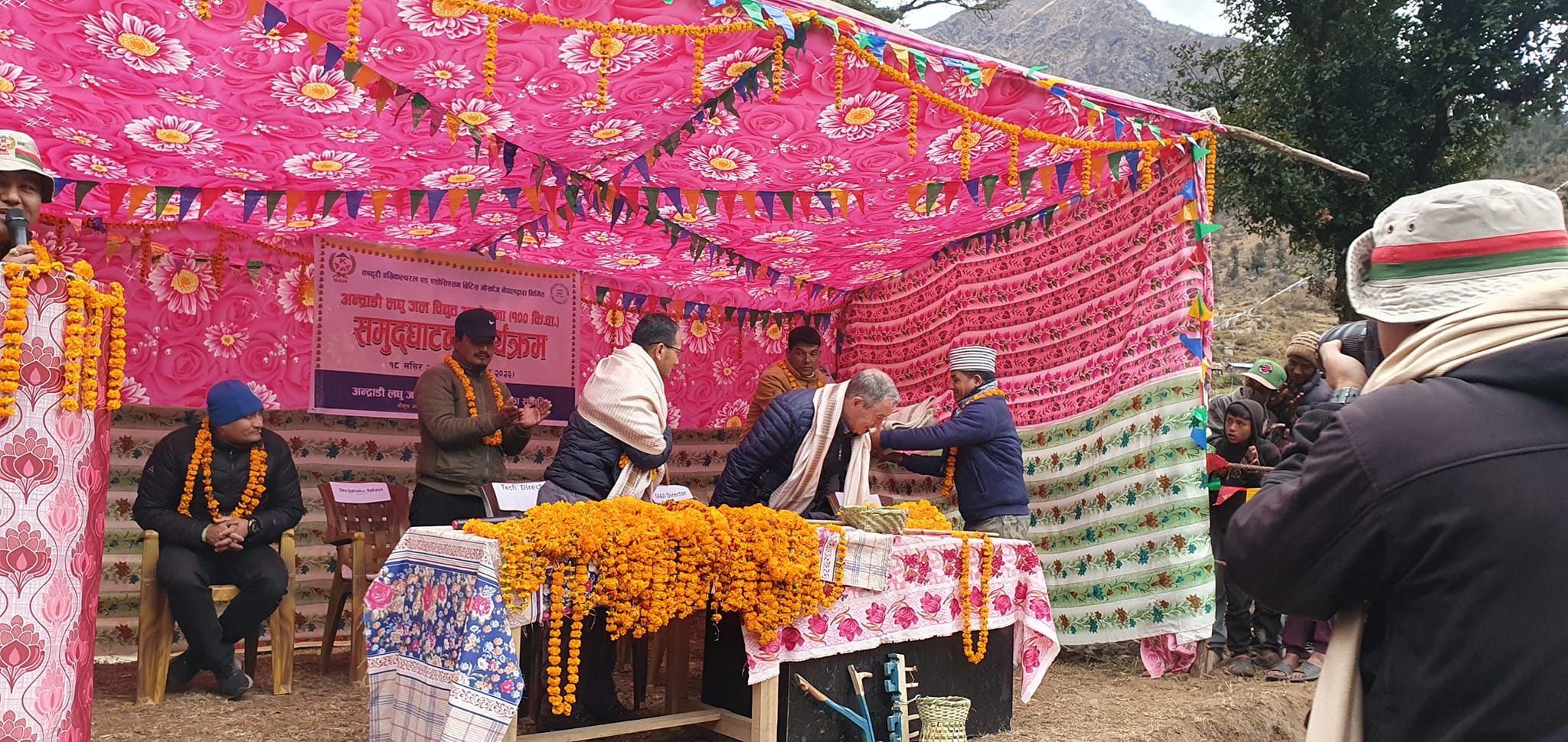 गौमुलका दुर्गम गाउँ अन्द्राडी र अम्लीसमा बल्यो बिजुली