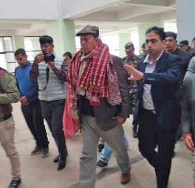 गेटामा ३ सय शय्याको अस्पताल सञ्चालन गर्छौं : स्वास्थ्यमन्त्री बस्नेत