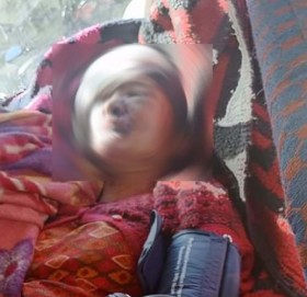 अछाममा घाइते अवस्थामा फेला परेकी एक गर्भवतीको हेलिकप्टरबाट उद्धार