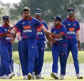 भारतविरुद्ध नेपालले पहिला ब्याटिङ गर्दै
