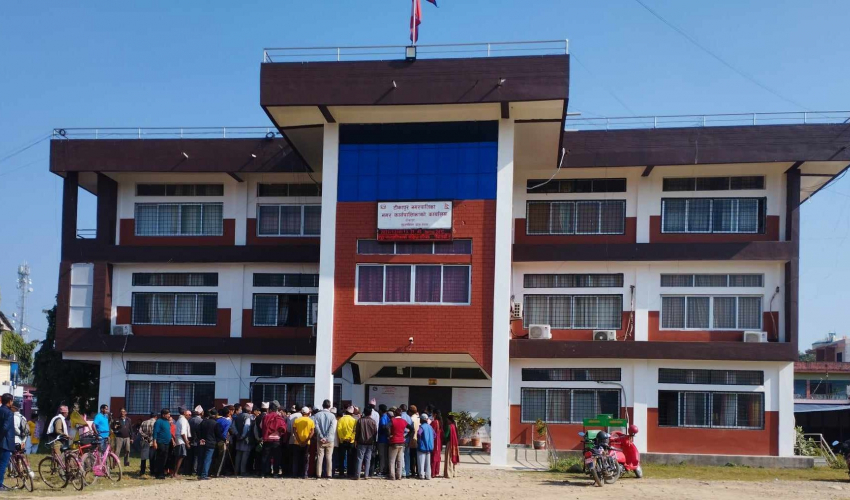 कैलालीको टीकापुर नगरपालिकामा तालाबन्दी