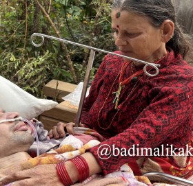 पैसा कमाउन गएको छोरा ८ बर्षपछि अर्धचेत अबस्थामा घर पुग्दा
