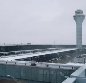 अमेरिकामा भीषण आँधी र हिमपात, २४ सय उडान रद्द