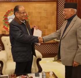 प्रधानमन्त्रीले भने, ‘एमालेको अभियानले गणतन्त्रको रक्षा र सुदृढीकरणमा महत्त्वपूर्ण सहयोग पुग्यो’