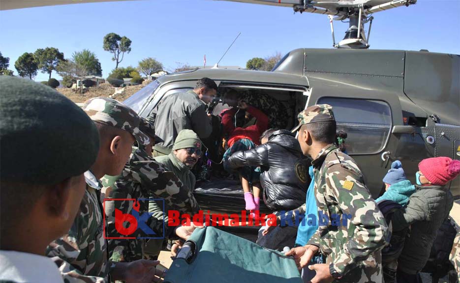 बाजुराबाट एक सुत्केरीको हेलिकप्टरमार्फत उद्धार