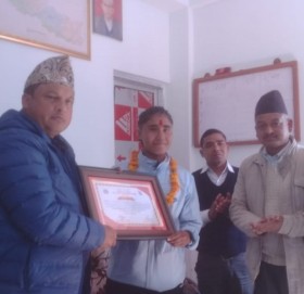 राष्ट्रिय फुटवल खेलाडी सरिता नाथलाई बडिमालिकाले गर्यो सम्मान