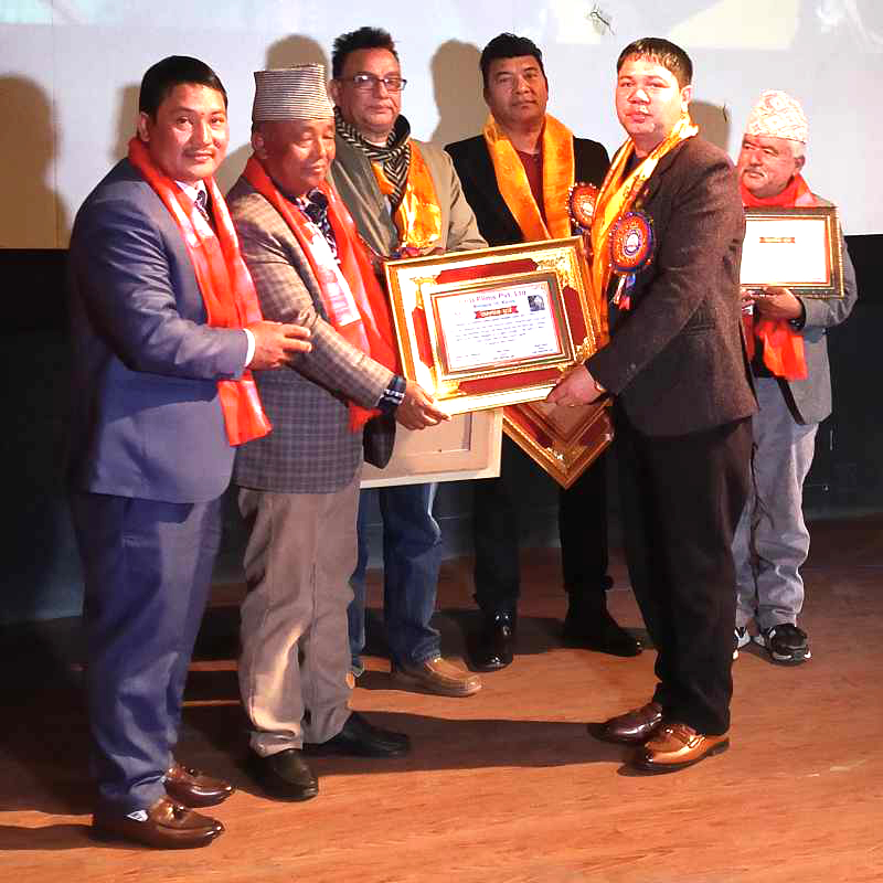 पत्रकार बजगाईलाई ठुलेको सम्मान