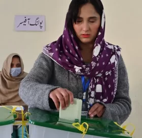 पाकिस्तान आम निर्वाचन : मतदान जारी