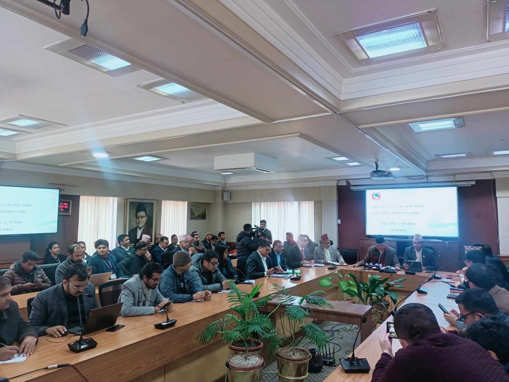 अर्थमन्त्रीले घटाए बजेट लक्ष्य, ८७ प्रतिशत मात्रै खर्च हुने