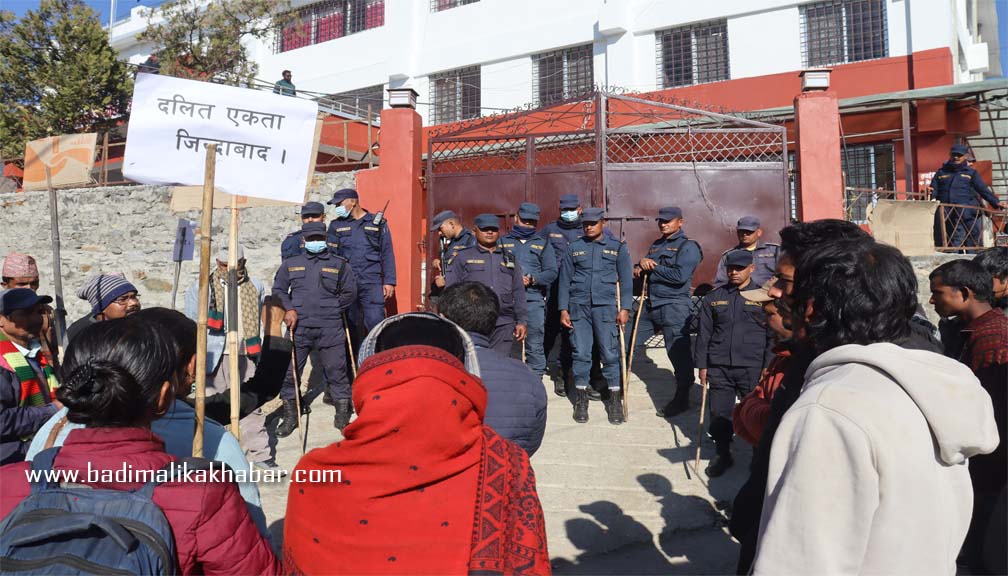 बाजुराकी रेजिना मृत्यु प्रकरणः न्यायको माग गर्दै पिडित आन्दोलित