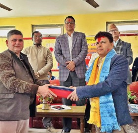 एमाले कैलालीका नवनिर्वाचित पदाधिकारी तथा सदस्यले लिए शपथ ग्रहण