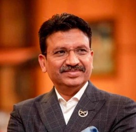 व्यवसायी अरुण चौधरी पक्राउ