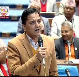 संसदमा एमालेको बटमलाइन: तीन मन्त्रीको राजीनामा, प्रधानमन्त्रीको जवाफ चाहियो