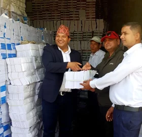 जनक शिक्षाद्वारा सुदूरपश्चिममा पाठ्यपुस्तक वितरण सुरु