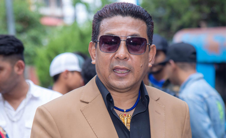 नेकपा एस छाेडेको भोलिपल्टै भौतिक पूर्वाधार मन्त्री बने दीपक मनाङे