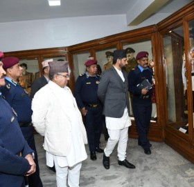 प्रहरी हेडक्वार्टर पुगेर गृहमन्त्रीले भने – नेताको चाकडी गरेको सुन्न नपरोस्