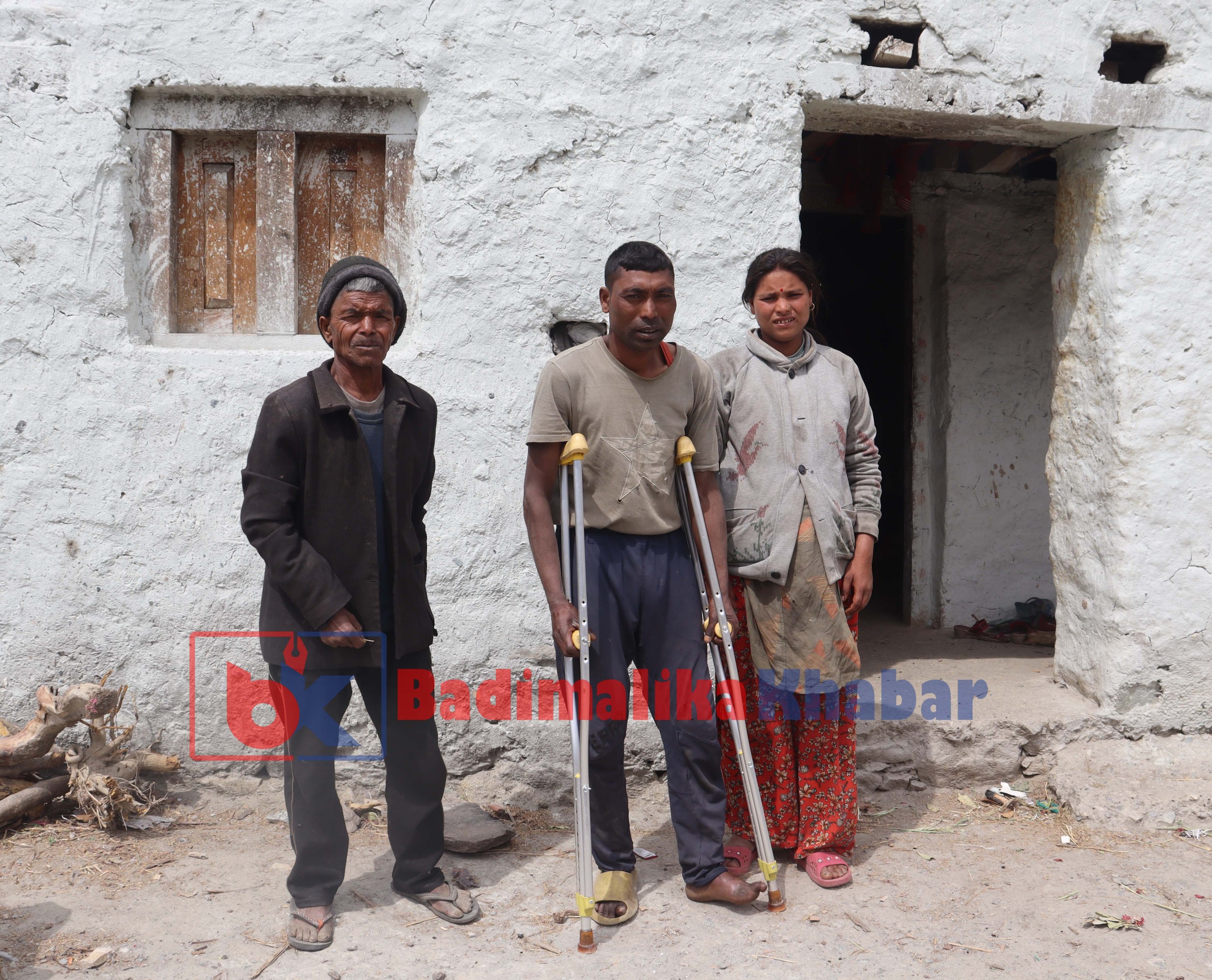 आर्थिक अभावमा उपचार गर्न नसक्दा दत्या बिचल्लीमा