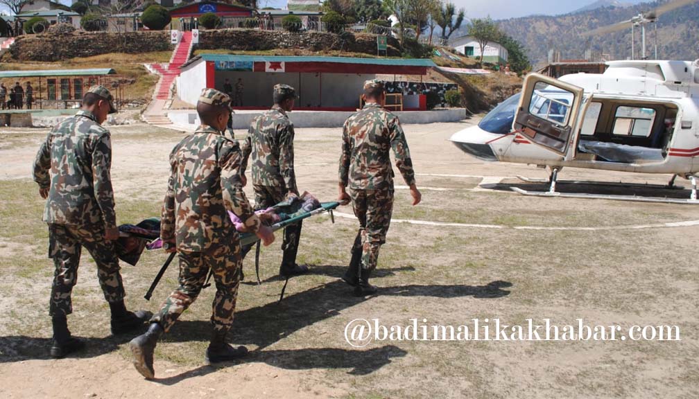 बाजुरामा एक गर्भवतीको हेलिकप्टरमार्फत उद्धार