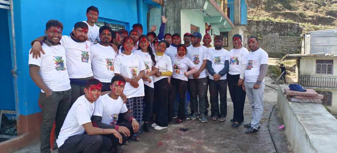 बाजुरामा हर्षोल्लासका साथ मनाइयो होली पर्व