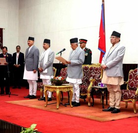 प्रधानमन्त्री प्रचण्डले गरे नयाँ मन्त्रिमण्डल पुनर्गठन, तीन मन्त्रीले लिए सपथ