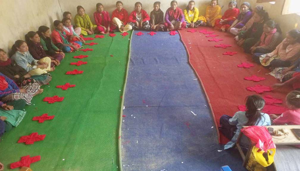 खप्तड छेडेदहका विद्यालयमा सेनेटरी प्याड निर्माण सम्वन्धी तालिम