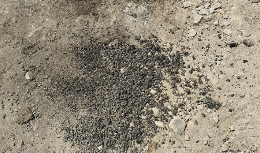 कैलालीको गौरीगंगामा कालोपत्र गरेको एक महिनामै सडक भत्कियो