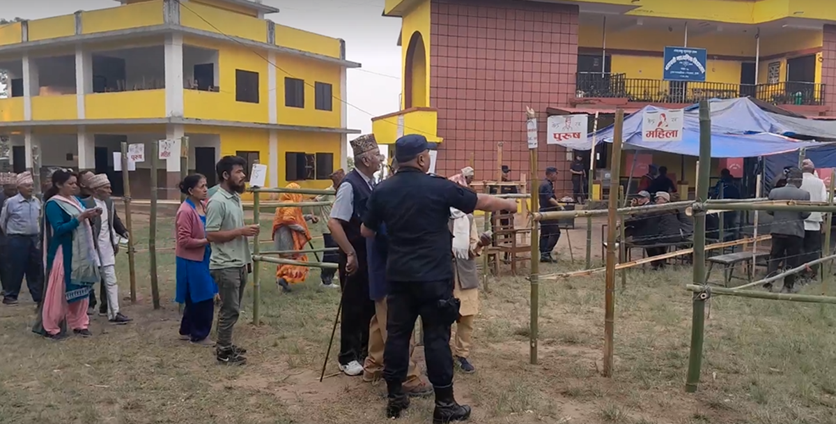 इलाम र बझाङमा मतदान सुरु, अपराह्न ५ बजेसम्म जारी रहने