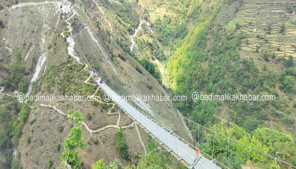 गाैमुलमा बाजुरा जिल्लाकै लामो झोलुङ्गे पुल निार्माण अन्तिम चरणमा