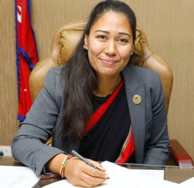 सुमना श्रेष्ठले रास्वपा सहमहामन्त्रीबाट राजीनामा दिँदै