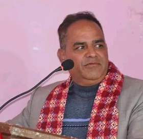 मुख्यमन्त्री शाहलाई स्वतन्त्र सांसद जोशीले विश्वासको मत नदिने