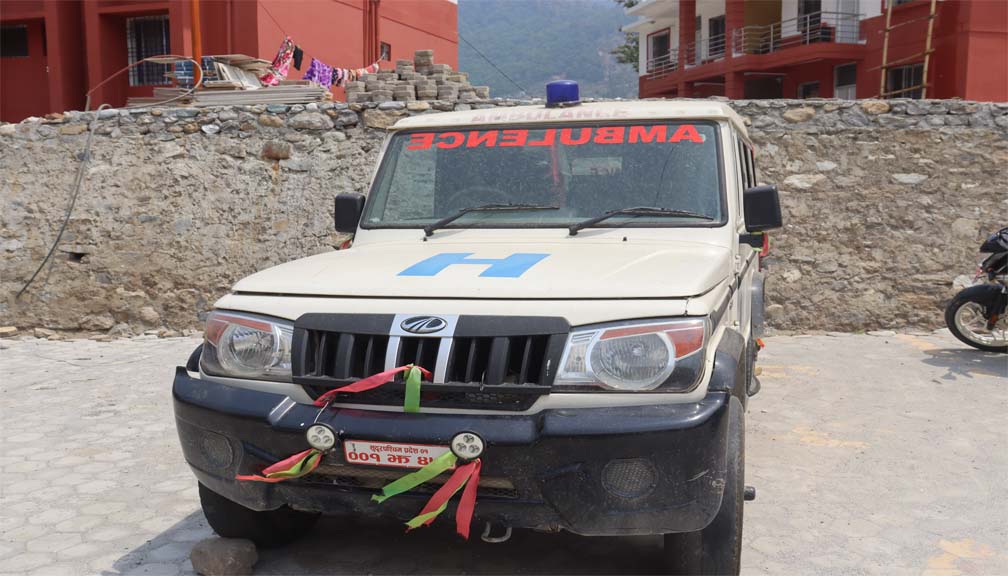 जिल्ला अस्पताल बाजुराको एम्बुलेन्स मर्मत गर्न आर्थिक अभाव