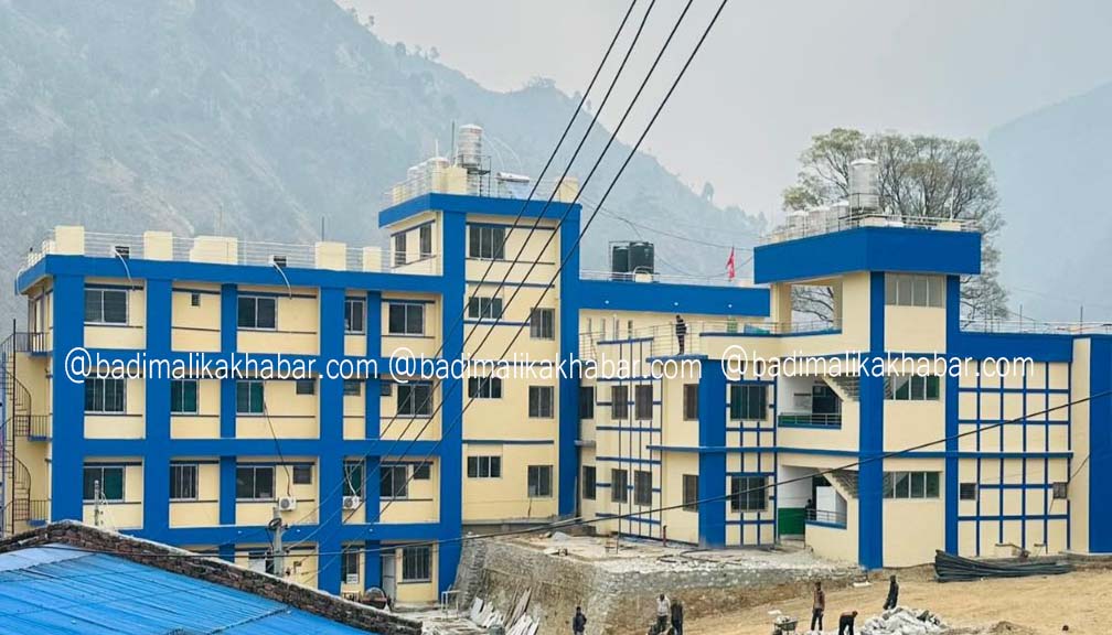 जिल्ला अस्पताल बाजुरामा रहेकाे अक्सिजन पलान्टमा समस्या, एक महिनादेखी अक्सिजन अभाव