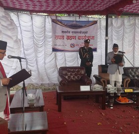 गण्डकीमा खगराज अधिकारीले लिए मुख्यमन्त्रीको शपथ, दीपक मनाङे फेरि मन्त्री