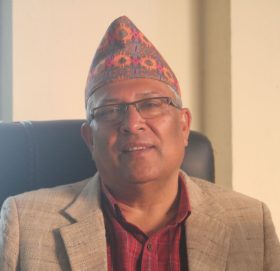 इलाममा मतपत्रसहित कर्मचारी पुगे निर्वाचन स्थलमा