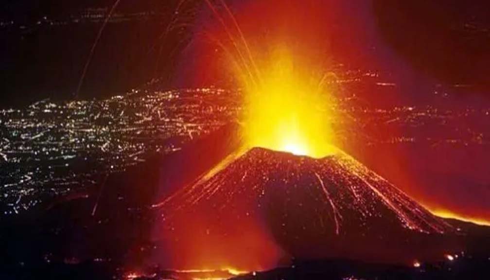 इन्डोनेसियामा भयानक ज्वालामुखी बिष्फोट