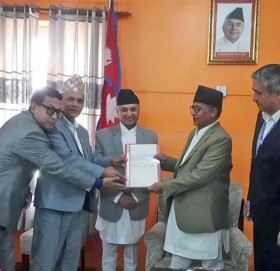 गण्डकीको मुख्यमन्त्रीमा खगराजको दाबी पेस, सभामुख र मनाङेको पनि समर्थन