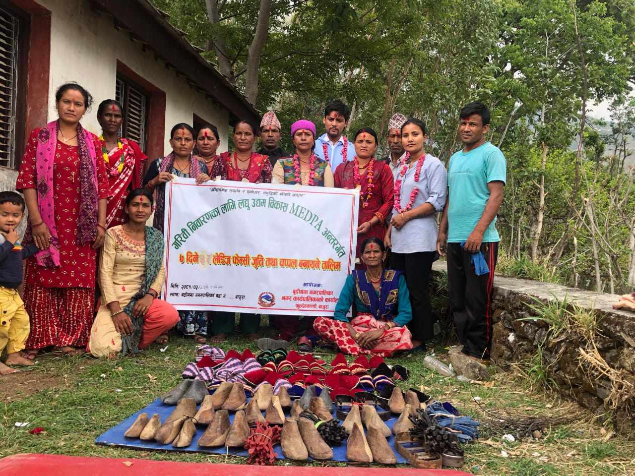 बुढिगंगा नगरपालिका ३ मा ७ दिने लेडिज जुति तथा चप्पल बनाउने तालिम सम्पन्न