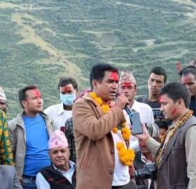 एमाले  प्रदेश कमिटी सदस्य बुढाले पार्टी एमाले छाेडेकाे घोषणा