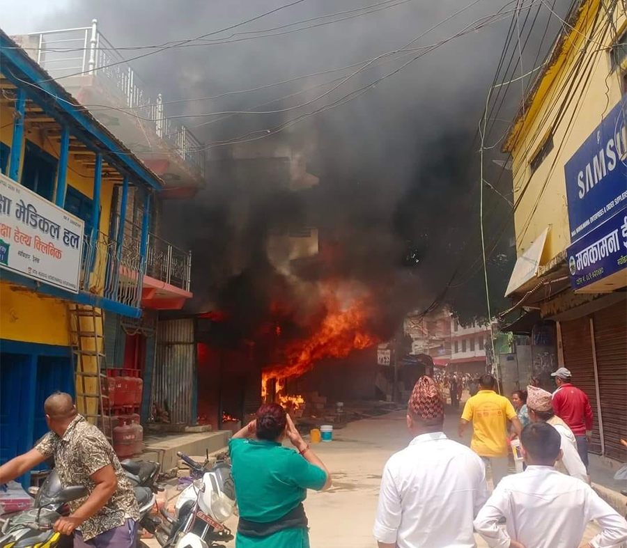 दैलेख बजारमा आगलागी