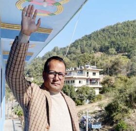 बाजुरा एमालेका तेस्रो आकाङ्गक्षी शाहीको सर्मथन थापालाइ