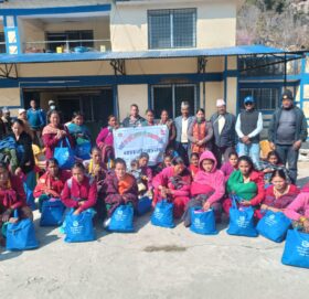 खप्तड छेडेदहमा उपाध्यक्षसँग सुत्केरी कोसेली कार्यक्रम प्रभावकारी बन्दै