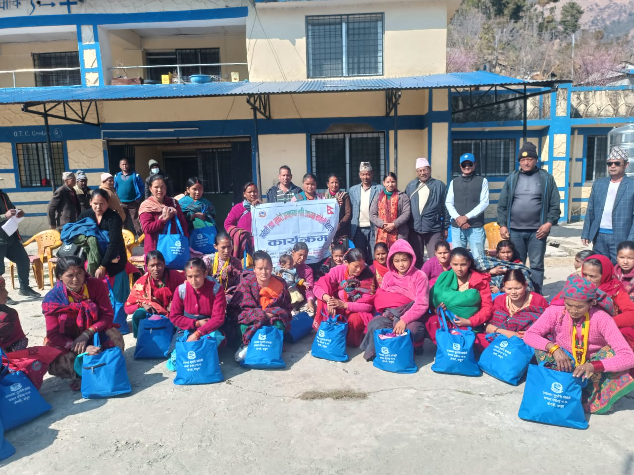 खप्तड छेडेदहमा उपाध्यक्षसँग सुत्केरी कोसेली कार्यक्रम प्रभावकारी बन्दै