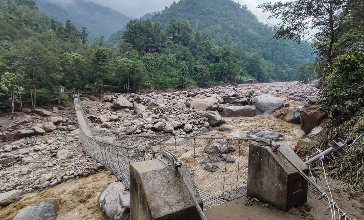 बाढीका कारण एक सय २५ भन्दा बढी परिवार विस्थापित